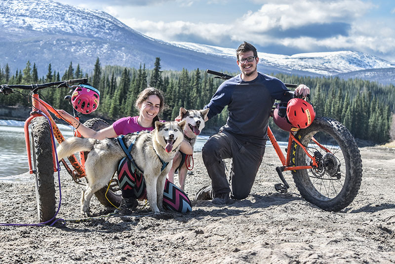 Yukon Bikejouring with huskies!